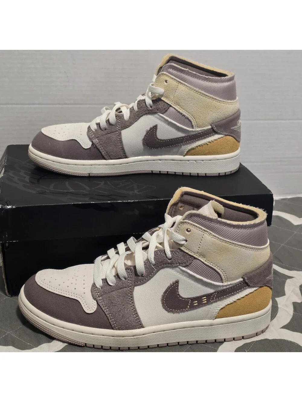 Air Jordan 1 Mid SE Craft Inside Out Taupe Haze Men's Size 7.5